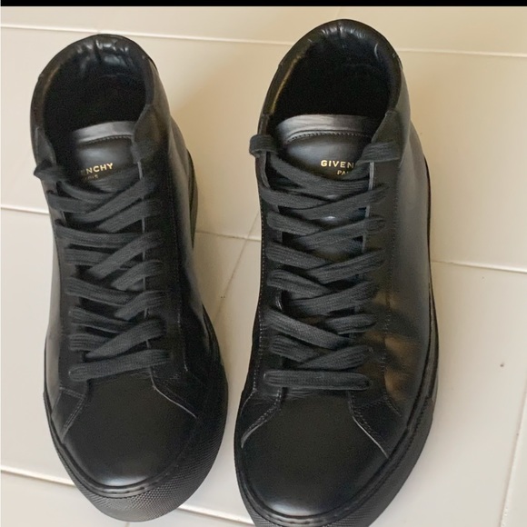 Givenchy, Men's Black Urban Street High-top Sneakers, size 43 - Picture 2 of 12